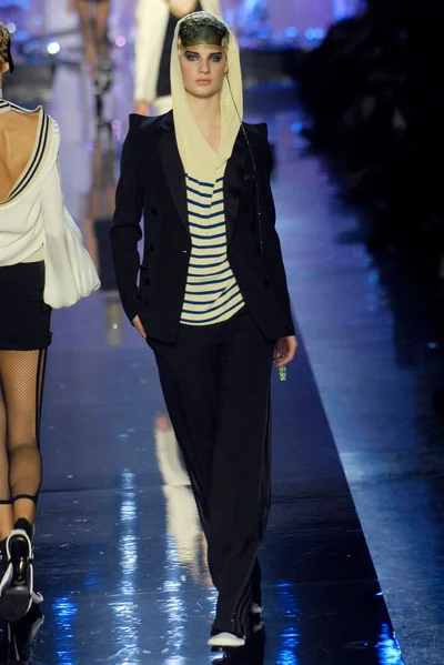 Look 44